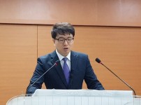 이은성 목사.jpg