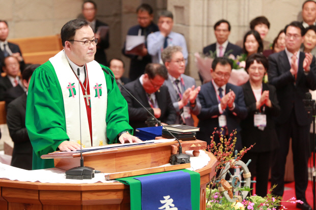 23_108159-1 정훈 목사.jpg