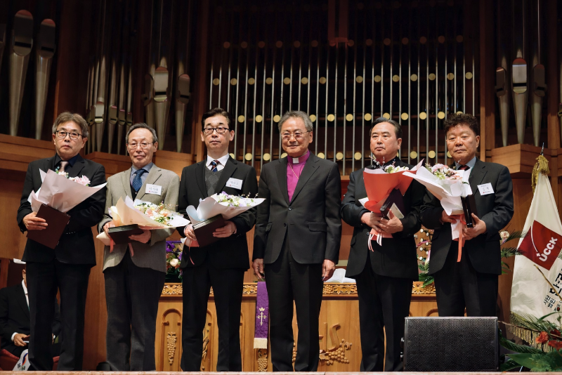 민족대표 후손 영예패 증정.png