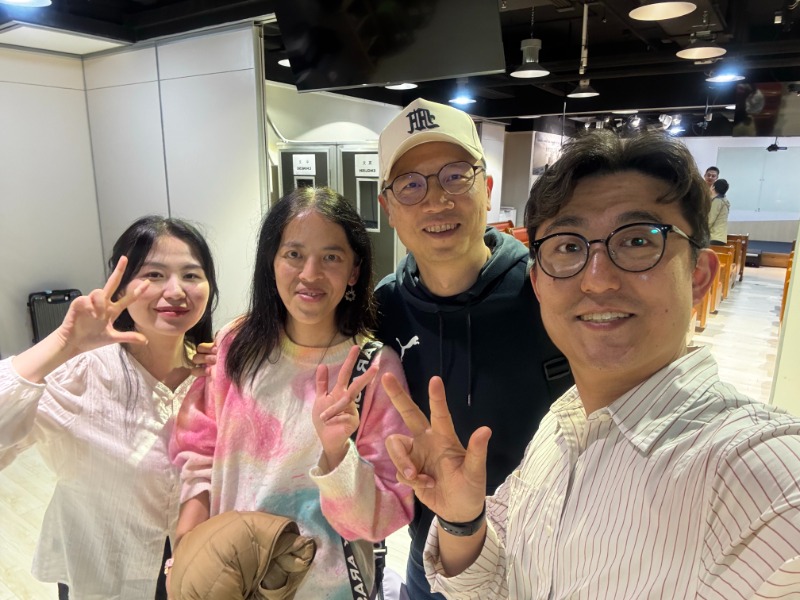 KakaoTalk_20260312_155652168 교직원과 아내.jpg